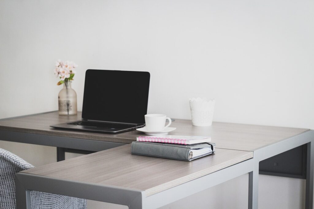 在宅勤務と子育てを両立させるためのポイントは？