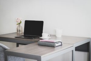 在宅勤務と子育てを両立させるためのポイントは？